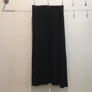 Black long skirt